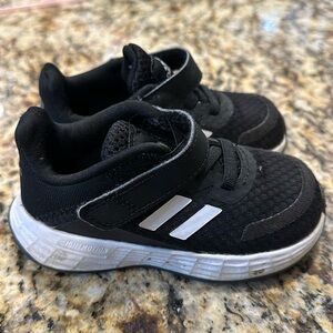Size 6K Adidas sneakersrs